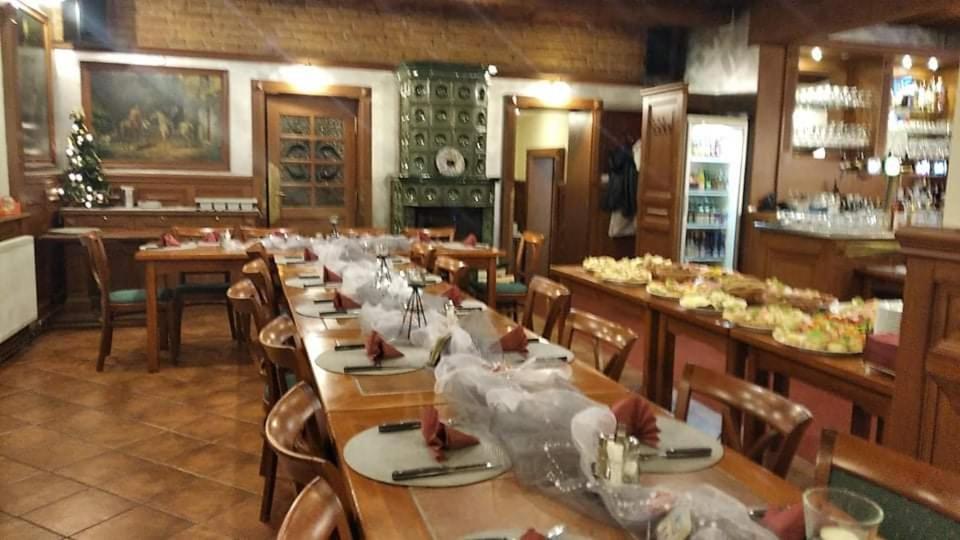 Mala Svata Hora - Penzion & Restaurace Mníšek pod Brdy Eksteriør bilde
