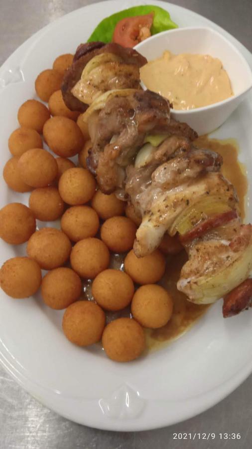 Mala Svata Hora - Penzion & Restaurace Mníšek pod Brdy Eksteriør bilde