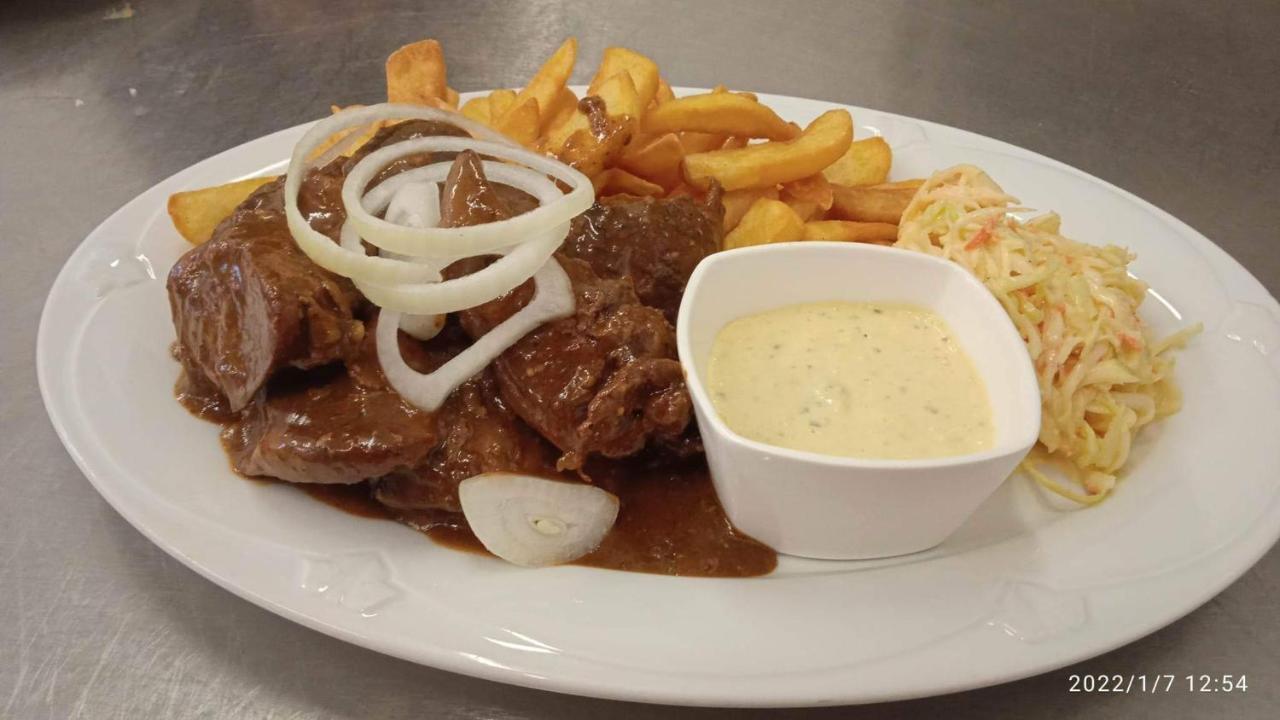 Mala Svata Hora - Penzion & Restaurace Mníšek pod Brdy Eksteriør bilde